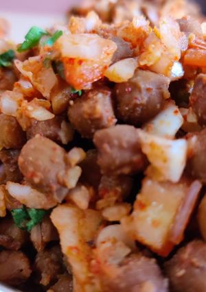 A picture of Kala Chana Chaat.