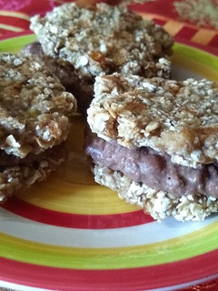 Una foto de Alfajores de avena fit