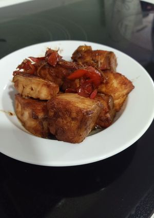 Hình của món Cá hồi kho ớt sừng đỏ.
