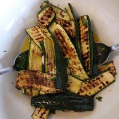 A picture of Insalata di zucchine alla griglia grilled courgette salad.