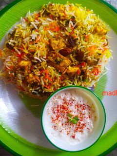 पनीर बिरयानी (paneer biryani recipe in Hindi) रेसिपी मुख्य फोटो
