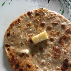 A picture of Aloo paratha.
