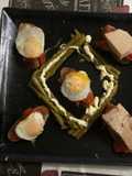 Montaditos de pimientos bonito y huevos de codorniz y espárragos trigueros