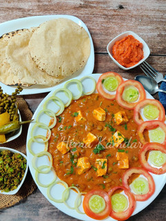 મટર પનીર વિથ હોમ મેડ મલાઈ પનીર(Matar Paneer Recipe In Gujarati) રેસીપી મુખ્ય ફોટો