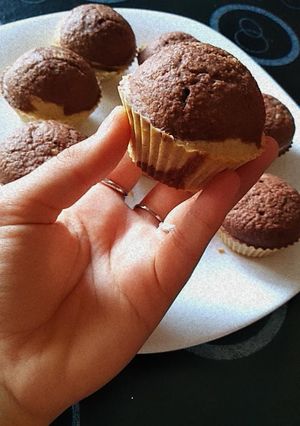 Una foto de Muffins con avena marmolados