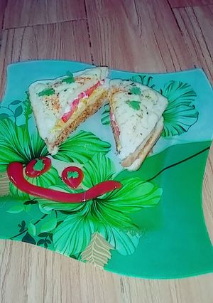 A picture of Chicken Tomato Cheese Sandwich.