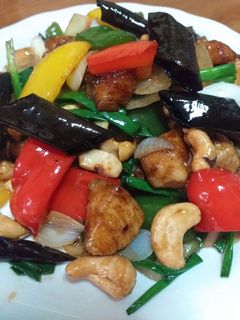 รูปของ ไก่ผัดเม็ดมะม่วงหิมพานต์