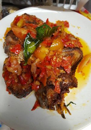 Foto resep Ikan tongkol bumbu pedas
