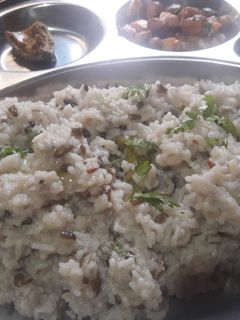 उड़द दाल की खिचड़ी रेसिपी मुख्य फोटो