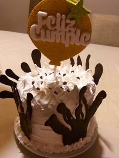 Una foto de Torta con deco de merengue italiano
