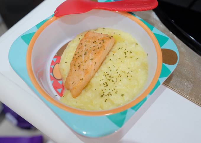 Menu mpasi 12m+ (menu anak) salmon with cheesy mashed potato foto resep utama