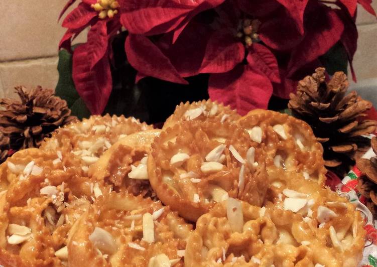 Cartellate pugliesi miele e mandorle