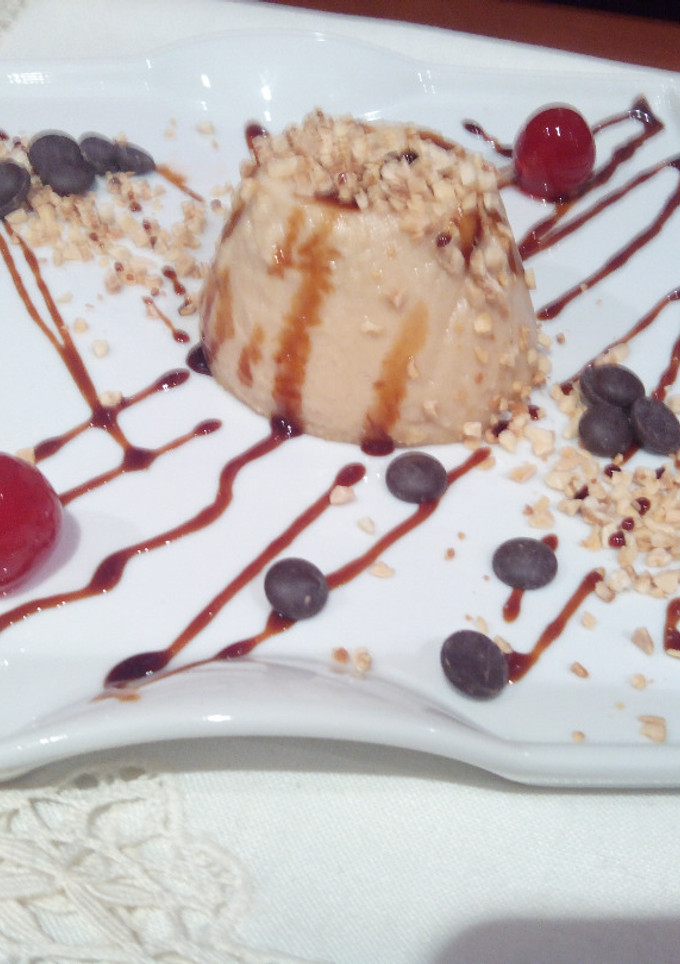 Una foto de Panna cotta de turrón de Jijona