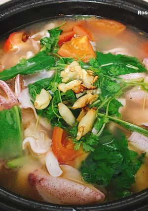 Hình của món Lẩu Mực.