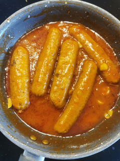 Una foto de 212. Longanizas veganas en salsa de tomate