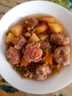Una foto de Albóndigas con patatas