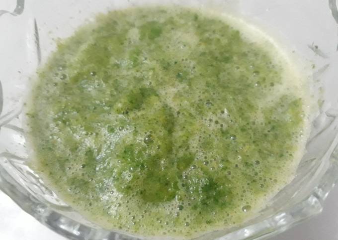 Vegetable(ugu) and golden melon smoothie