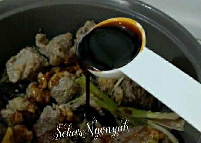 1. Semur daging sapi (lamur)