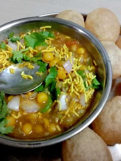 રગડા પૂરી રેસીપી મુખ્ય ફોટો
