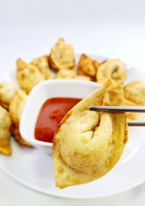 Una foto de Wanton frito relleno de langostinos