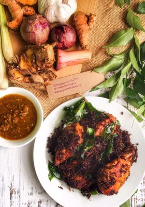 Gambar Ayam Goreng Berempah stok bekal ke tempat kerja#phopbylinimohd#batch18