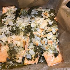 A picture of Salmon pesto and almonds.