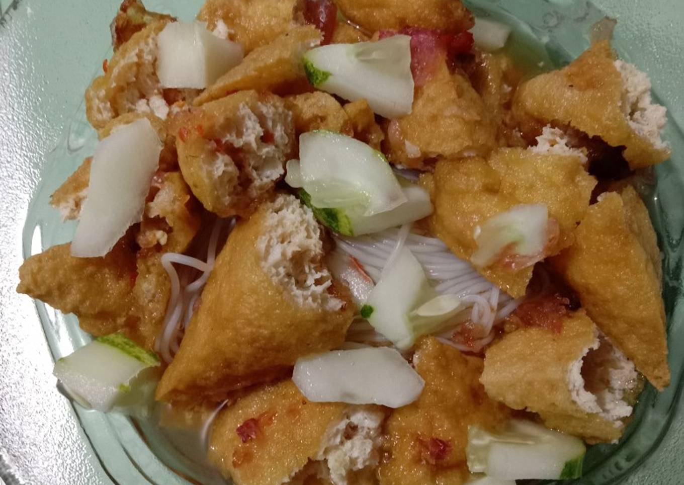 Tahu gejrot plus bihun