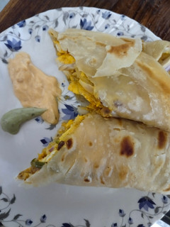 પનીર કાઠી રોલ (Paneer Kathi Roll Recipe In Gujarati) રેસીપી મુખ્ય ફોટો