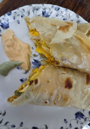 પનીર કાઠી રોલ (Paneer Kathi Roll Recipe In Gujarati) રેસીપી મુખ્ય ફોટો