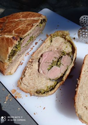 Une photo de Agneau farçi en croûte boulangère