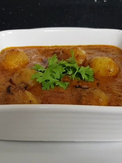 साबुत प्याज़ की मलाईदार सब्जी (Sabut Pyaz ki malaidar sabzi recipe in Hindi) रेसिपी मुख्य फोटो