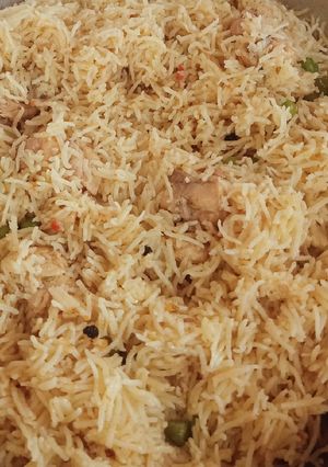 A picture of چکن مٹر پلاؤ 🥗🍛.