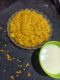 વઘારેલી ખીચડી (Vaghareli Khichdi Recipe In Gujarati) રેસીપી મુખ્ય ફોટો
