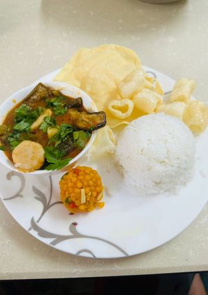 A picture of Sindhi kadhi.