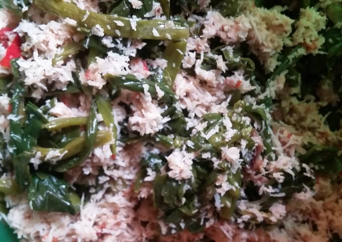 Bagaimana Menyiapkan Urab genjer kelapa basah Anti Gagal