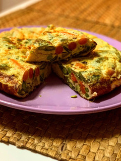 Una foto de Tortilla de menestra