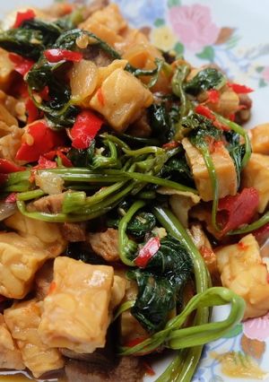 Foto resep Oseng Tempe Daging Kangkung Pedas