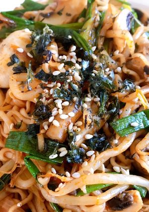 Hình của món Mì Cay Trộn Nấm Mỡ.