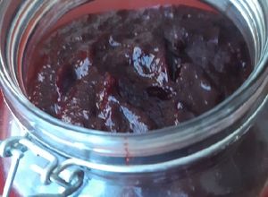 Una foto de Chamoy casero