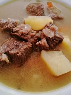 Una foto de Guiso de carne con papas