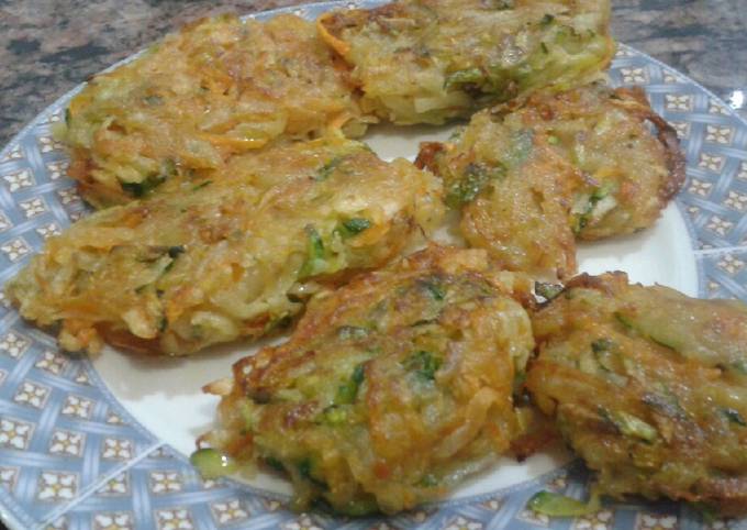 Buñuelos de verdura: sin harina, sin huevos y con poquísimo aceite! Receta  de Cynthia (Peti)- Cookpad