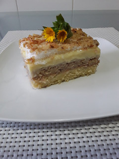 Una foto de Tarta con crema pastelera, manzana y nueces