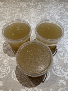 Una foto de Caldo de carne. Olla exprés