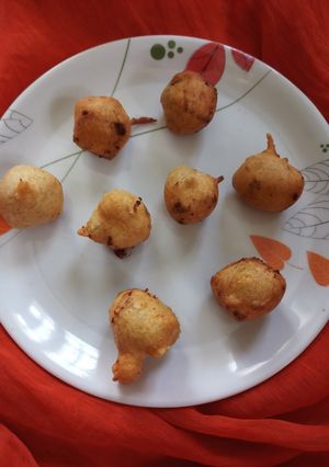 A picture of Cheese pakoda.
