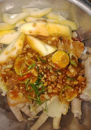 Hình của món Chân gà sốt Thái.