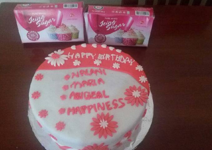 Recipe of Speedy Vanilla cake with fondant icing