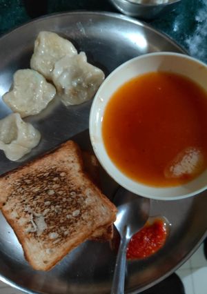 A picture of Momos.