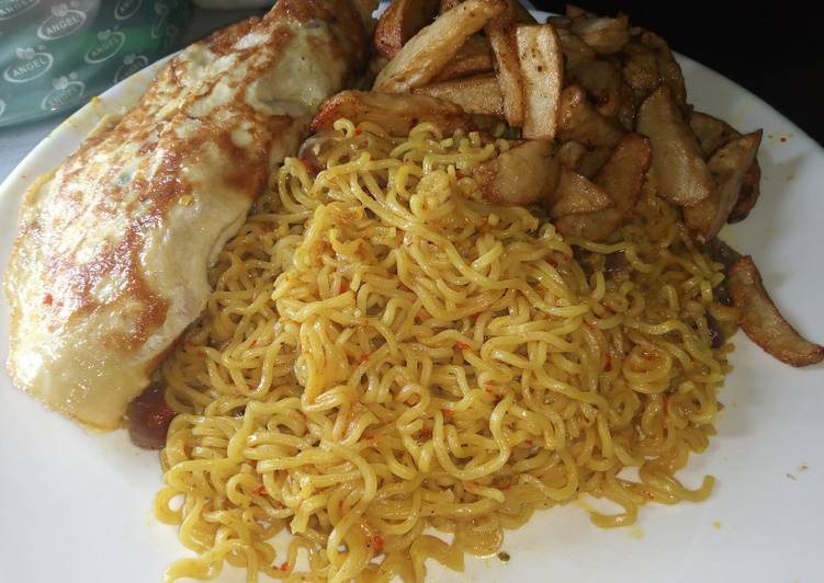 Steps to Prepare Awsome Indomie, chips and fried egg Cooking Basics for Beginners