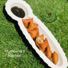 A picture of Bread samosa.