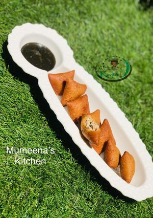 A picture of Bread samosa.